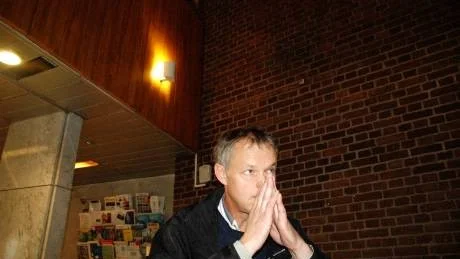 HOPPAR AV. Erik Lindberg, ordförande i Övre bygdens servicecentrum och centerpartist, avsäger sig samtliga politiska uppdrag efter skolbeslutet.
