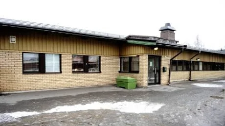 STÄNGT. Efter knappt tre månader har friskolan Alnour international school i Luleå bommat igen. Något meddelande finns inte uppsatt utan dörren är bara låst.