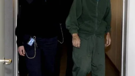 jagade alibi. Även den 73-årige pappan deltog i jakten på alibi. Men när han pressade en finsk man att ställa upp som bevis på oskuld för sin 39-årige son, backade mannen ur.Foto: BERNDT DIMEUS