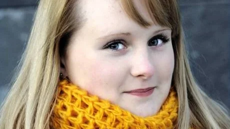TRADITION. Elina Edenhagen beskriver sig som en lite blyg och snäll tjej som gillar sång och musik, fotografering och bergsklättring.