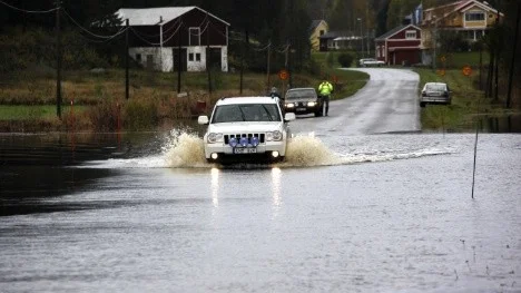 Lillån i Sjulsmark svämmade över helt och när regnet vräkte ner i slutet av september.
