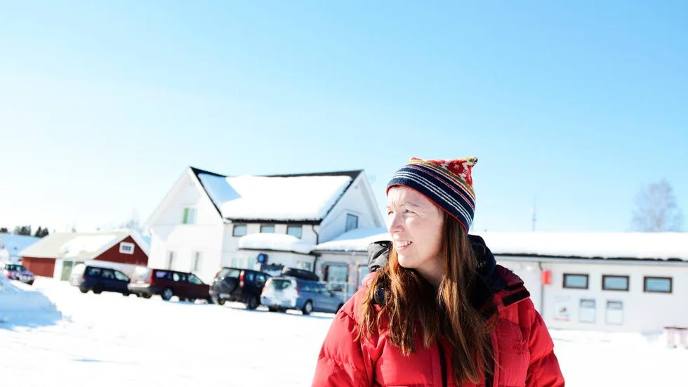 Mormors liv. Bakom Sofia Hagelin syns affären Holmas som Sofias mormor Märta drev en gång i tiden. Det är här, mitt i de tornedalska rötterna, som Hagelin trivs som bäst. ”Jag skulle gärna vara uppe