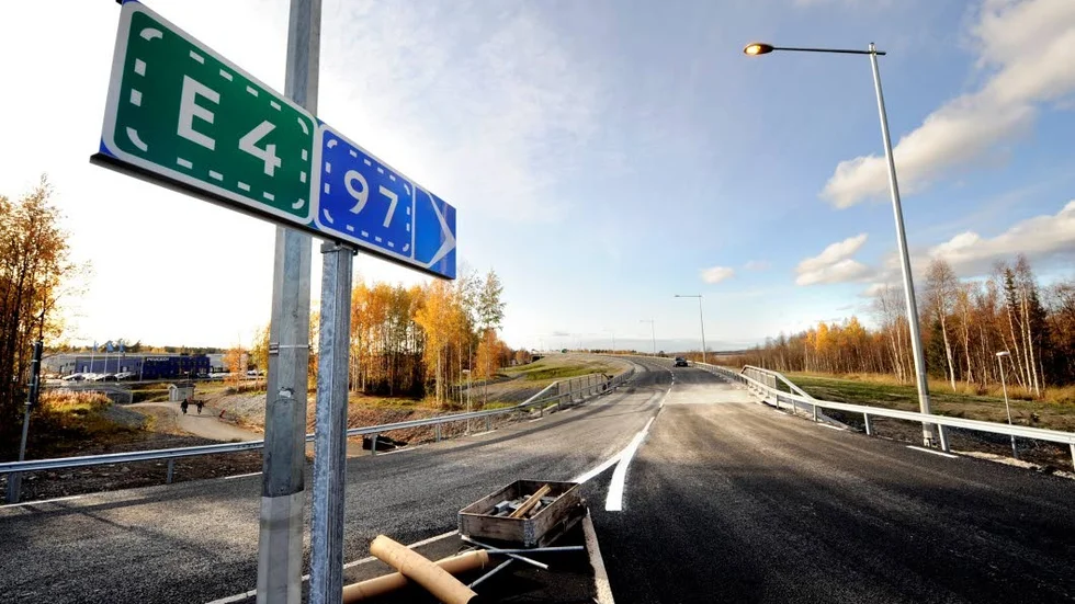 Tio sträckor i Norrbotten föreslås av Trafikverket få höjd hastighetsbegränsning efter att mitträcke byggts. E4 och väg 97 är två av vägarna.