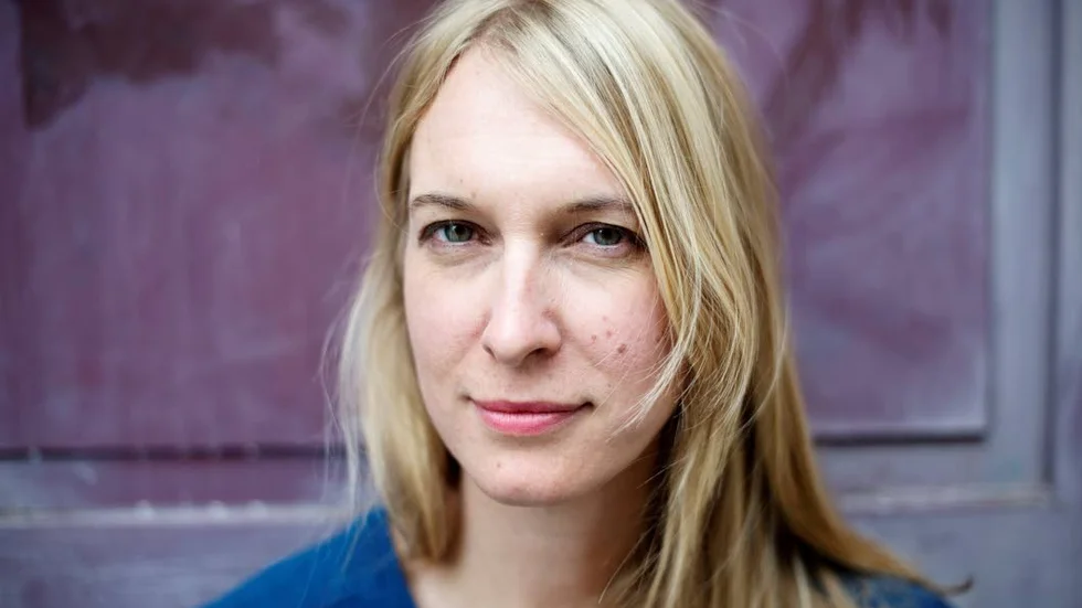 Debut. Lina Kalmteg debuterar som författare med romanen "Jag såg livet tvingas i mig".