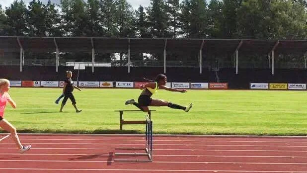 Snabb. Olivia Bojang sprang 80m häck på en tid som är två hundradelar under distriktsrekordet i klassen.
