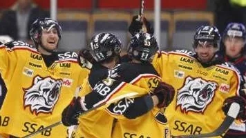 Luleåjubel när Elias Fälht gjort sitt första mål för säsongen.
