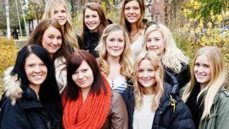 LJUST UPPDRAG. Så här ser de ut. Årets kandidater i arrangemanget Norrbottens Lucia. Överst från vänster: Jennifer Ejnestrand, Linnea Flodström, Antonia Johansson. Rad två från vänster: Frida Olofsson, Rebecca Lundbäck, Elin Rova. Nedersta raden från vänster: Emelie Henriksson, Louise Lundgren, Frida Ronander, Jenny Ström.