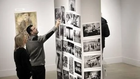 OM PROGGEN. Utställningen Proggbilder som visas på Konsthallen i Luleå är ett tidsdokument utan problematiserande kring bilderna och dess estetik, menar Kurirens recensent Regine Nordström.