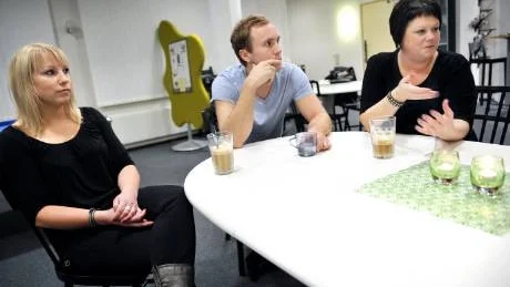 MÅNA OM VARANDRA. "Kommer det någon ny så tar vi extra mycket hand om dem", säger Johanna Engelmark (till höger.) Med på bilden är också Ellinor Groth och Alexander Groth.