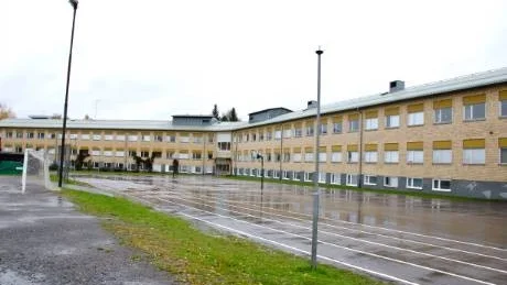 LÄRCENTRUM PÅ SANDEN. Mycket pekar nu på att Sandenskolan blir mellanstation för Lärcentrum fram till nästa höst.