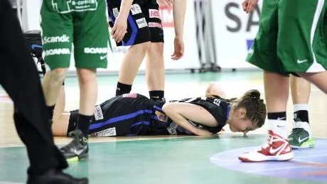 AJ AJ. Det känns att spela SM-final. Något rookien Josefin Vesterberg fått erfara flertalet gånger hittills mot Telge.