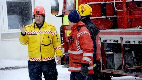 KOMPLICERAT. Konstruktionen av byggnaden försvårade släckningsarbetet för Bosse Frejhs manskap då det låga taket innebar stor spridningsrisk.
