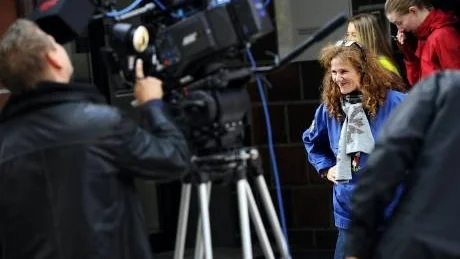 DEBUT. Anna Azcarate gör debut som filmregissör med kortfilmen Vägra dö slö, som ingår i Filmpool Nords kortfilmssatsning på kvinnliga regissörer och producenter.