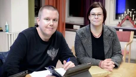NÖJDa. "Det känns riktigt roligt att kunna ta ett positivt beslut så här i slutet av året", säger socialnämndens ordförande Tomas Vedestig (S). Socialchef Ann-Kristin Andersson är också nöjd.  Foto: Göran Lahti