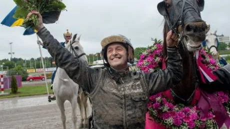Superduo. Elitloppsvinnaren Nahar, med kusken Robert Bergh, är klar för Bodentravets V75 om tre veckor. Även elitloppsfavoriten Sebastian K kommer till tävlingarna. Foto: Scanpix Foto: MAJA SUSLIN / SCANPIX