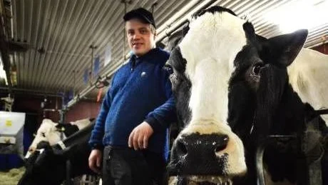 "Hon hittar alltid tillbaka till sitt bås när hon varit i hagen. Hon tar aldrig fel, så nog är hon klok alltid", säger Johan Henriksson.