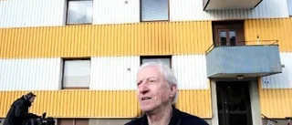 Flydde ut på balkongen