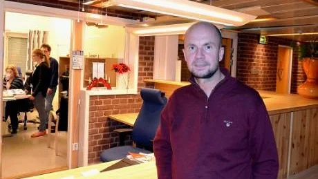OACCEPTABELT. "Att kommunens telefonväxel slås ut så lätt är oacceptabelt", säger informationschef Reine Sundqvist som fick uppleva en turbuent måndag på jobbet.