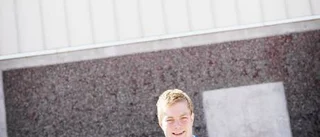 Tränaren kvar i AHC