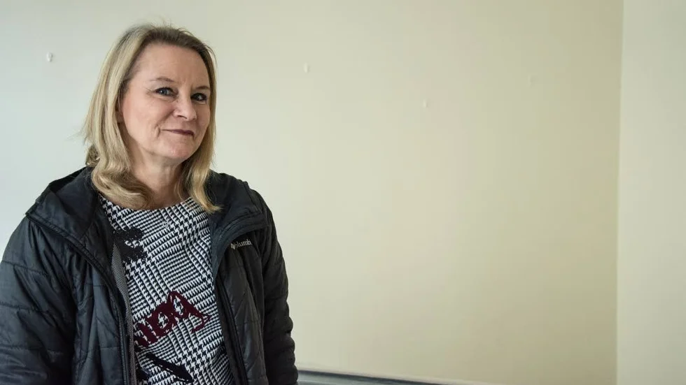 Tomma rum. Än har bara sängarna kommit till rummen. Anki Modig, enhetschef vid arbetsmarkandsförvaltningen, jobbar för fullt med att ställa i ordning rummen i det nya stödboendet. I månadsskiftet flyttar de första ungdomarna in.