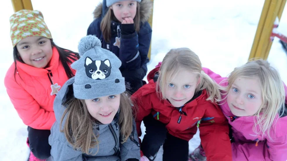 Gemenskap. Siri Karlsson, Tyra Ölund, Ronja Larsson-Markinhuhta, Alice och Elin Brännström står bakom klubben som inte lämnar någon utanför.