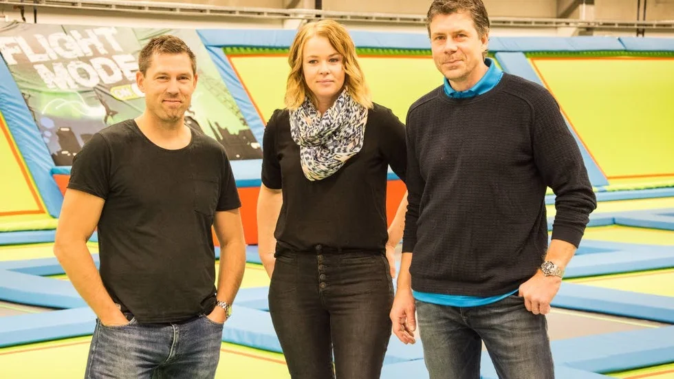 Tre av fyra. Tre av de fyra delägarna bakom 360 Trampoline center som snart öppnas i Luleå. Från vänster Andreas Johansson, Theresa Ström Josbrandt och Tony Ström.