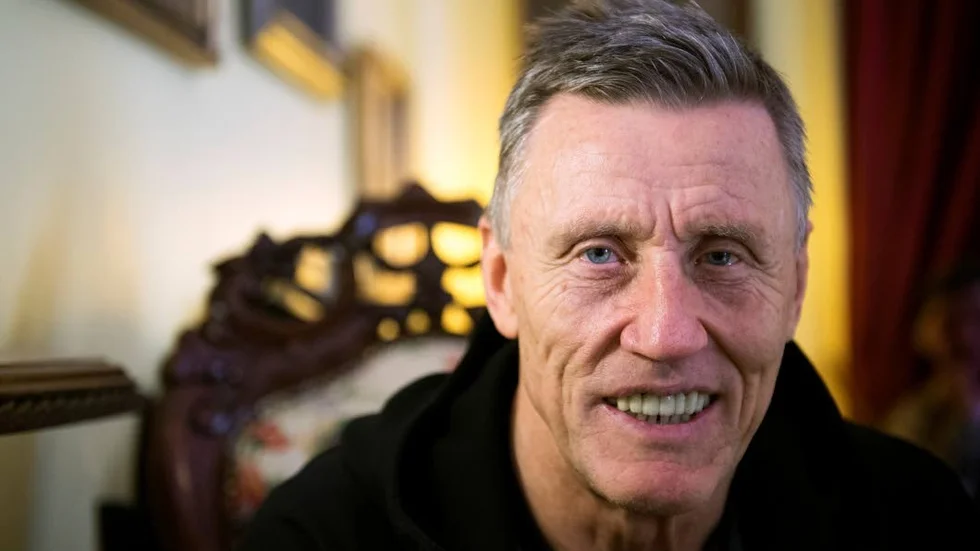Vit jul. Börje Salming är ambassadör för en Vit jul och vill att vuxna ska hålla måttan när det gäller alkohol under juldagarna.