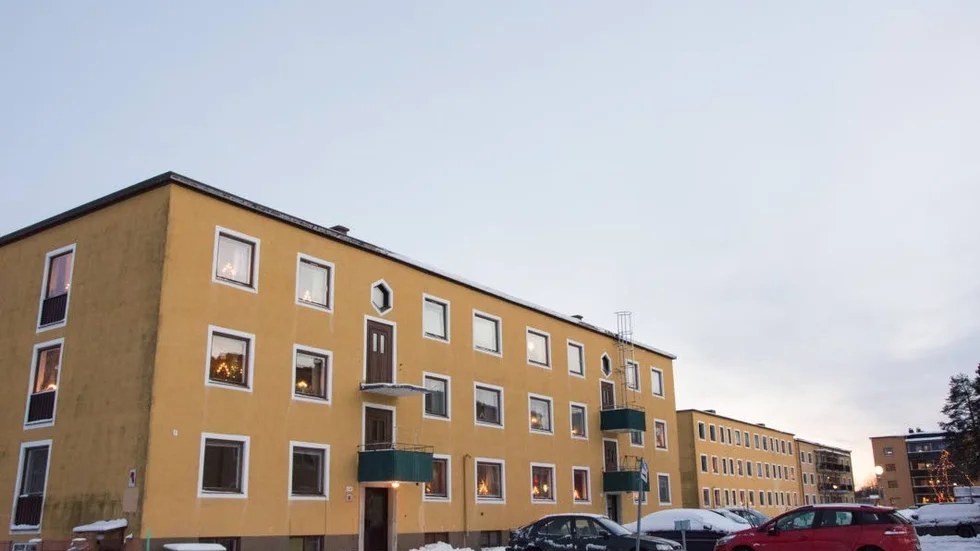 Blev kvar. De två husen på Gäddviksvägen blev inte renoverade, för dyrt menade Lulebo. Nu har styrelsen beslutat om en engångsinsats på 250 miljoner för att klara underhållet.