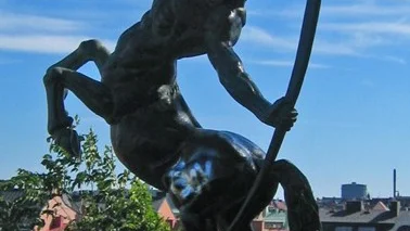 SKULPTUR. Sigrid Fridman, Kentaur i Observatorielunden i Stockholm. FOTO: BERTIL SUNDSTEDT