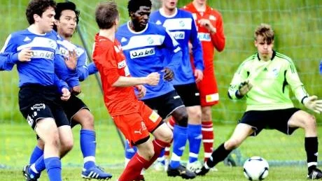 Het. Vittjärvs målvakt Kristoffer Häggberg (översta bilden) var vass när Bodenlaget gästades av Kiruna FF 2. Trots hans storspel hade laget ingen chans mot FF som vann matchen med 2-0.