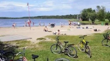 BADRÅN. Här på Lulsundsbadet i centrala Luleå blev ungdomarna rånade och hotade med ett skjutvapen som visade sig vara ett luftgevär.