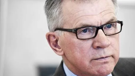 Kommunalrådet Karl Petersen gillar inte det nuvarande arbetsmarknadspolitiska programmet. Istället vill han återinföra plusjobben.