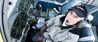 90-årige Gunnar har giltigt flygcertifikat