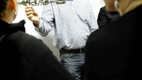 LASERTEKNIK. Hans Engström berättade lite om vad man kan använda det till.
