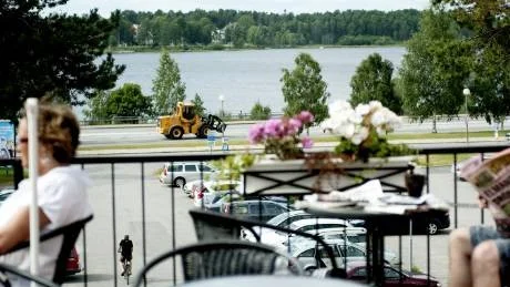UTSIKT. Från Café Lina får besökarna en utsikt över Norra hamn. 2012 är det tänkt att ett nytt parkeringshus ska börja byggas. Vilket skulle medföra att utsikten försvinner.