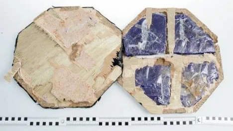 Insprängt och omsorgsfullt dolt i schackspel hittade polisens narkotikaspanare sammanlagt 2,5 kilo opium, som utgör det största beslaget någonsin i Norrbotten.