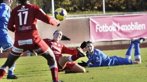 Mari Lundkvist startade matchen för Piteå IF och krigade bra på mittfältet. Hon nickade också in ledningsmålet efter tio minuter.