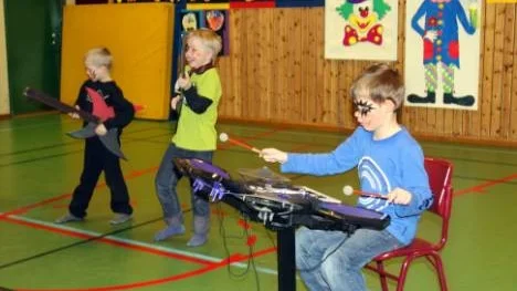 Albin Peters, Albin Eriksson och Anton Andersson rockade på scen.