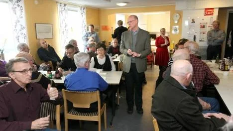 Att pensionärerna kommer att bli en viktig målgrupp vid höstens val råder ingen tvekan om. Tomas Östros (S) drog fullt hus när han hade lite av en valupptakt i Piteå på måndagen.
