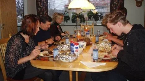 Såväl utflyttade som nuvarande boende var inbjudna till paltkalaset.