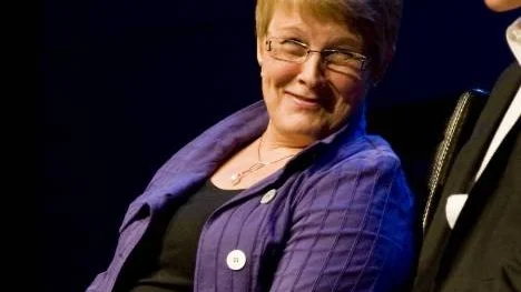 Maud Olofsson och Marcus Hellner i glatt samspråk.