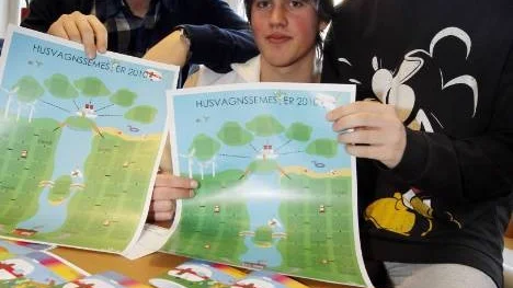 Erik Westergren, Emil Englund och Martin Marmenlind (samt Johanna Hägglund, som inte kunde medverka vid UF-mässan i Piteå) har gjort ett brädspel om Piteå, Husvagnssemester 2010.