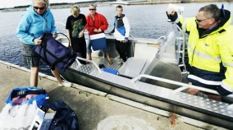 Marina Öberg, Felix Öberg, Helena Forsberg och Andreas Koistinen är nöjda med båttaxiresan.