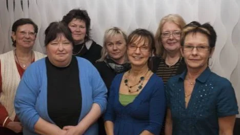 Kvinnojouren Hera, Arvidsjaurs första kvinnojour, startade upp på måndagskvällen. Bakre raden från vänster Eva Engman, ordförande Kvinnojourer Norrbotten, Ingalill Lindkvist, styrelsededamot, Ann-Kristine Wennerlöf, styrelseledamot, Mildred Högberg, Kvinnojourer i Norrbotten. Främre raden från vänster, Carola Johansson, styrelseledamot, Kristina Alexandersson, kassör och Eva Lidman, ordförande.