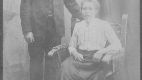 Jonas August Westerberg  ( 1880-1952) och hans hustru Karolina, född Öhman (1879-1953) övertog hemmanet i Roknäs och fick ta ansvar för säljarna, två bröder, i 11 respektive 15 år med bland annat mat, kläder och husrum