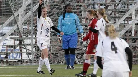 Therese Kapstad nickade in segerbollen bakom duktiga Christy Bulus som gjorde debut i PIF-buren.