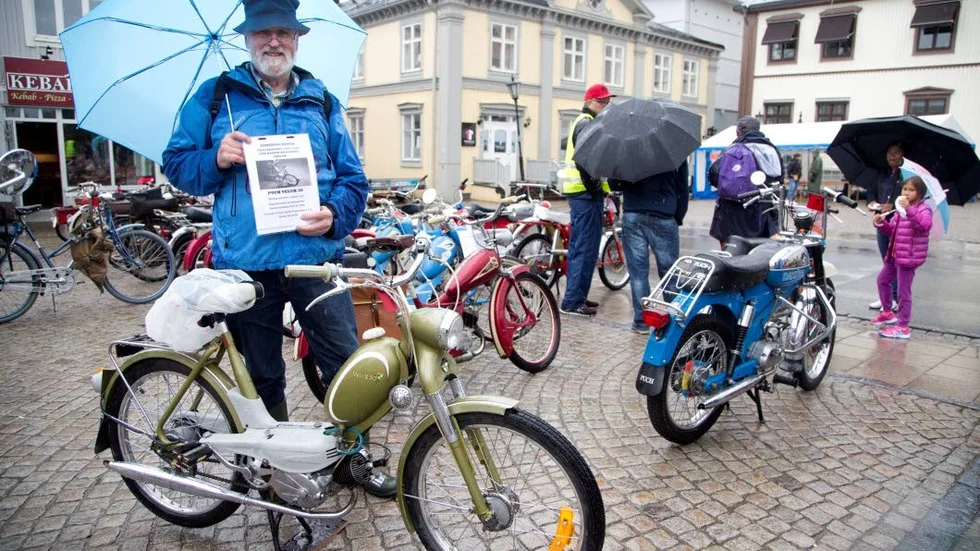 Dammoppe. Sivert Hedmans Puch Velux 30 är en riktig raritet. "Den tillverkades för damer med snäva kjolar, och det finns bara sju stycken kända mopeder i Sverige", säger han.