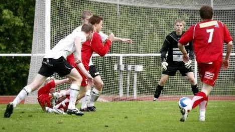 Fredrik Enberg, Piteå IF, provspelar just nu med Östers IF. Idag väntar en internmatch där totalt tolv (!) provspelare skall möta klubbens A-lag som snart ska kvala till superettan. (Arkivbild)