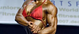 Erika laddar för SM i bodybuilding