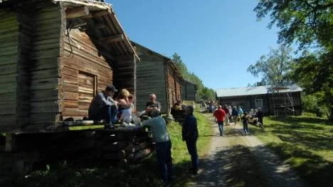 Byavägen i Gallejaur på invigningsdagen påminde om Ströget i Köpenhamn.